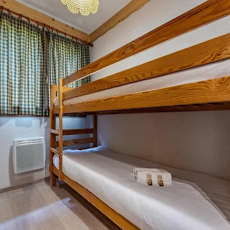 Apartment Cozy Alpine Chalet-style With Ski-in Access & Parking - Val Thorens