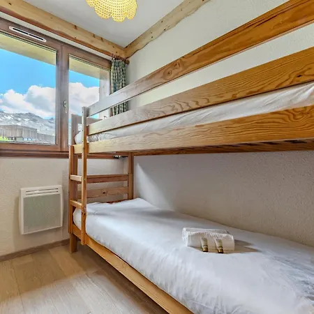 Apartment Cozy Alpine Chalet-style With Ski-in Access & Parking - Val Thorens